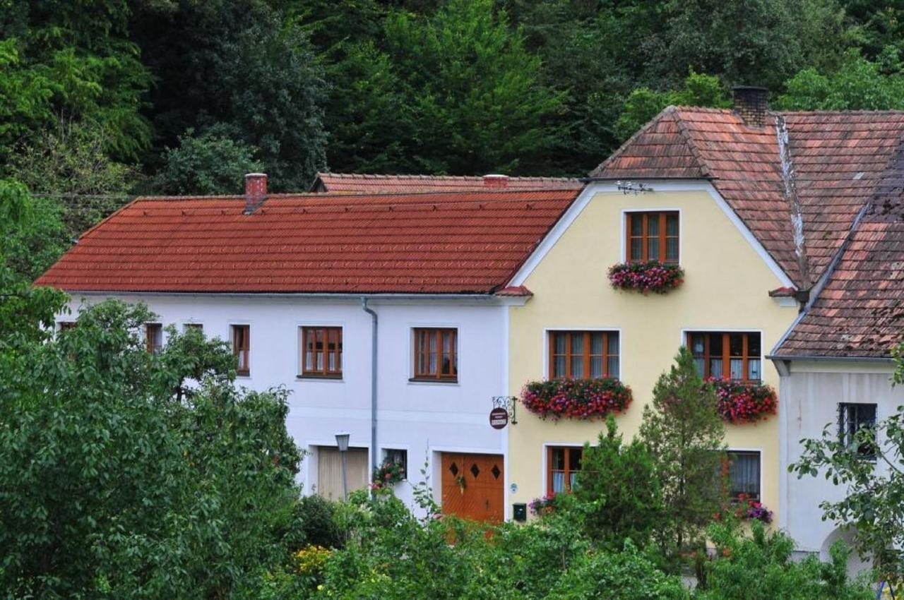 Weingut Piewald Apartment Gut am Steg ภายนอก รูปภาพ
