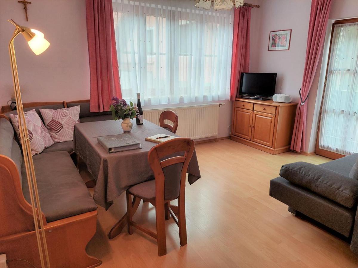 Weingut Piewald Apartment Gut am Steg ภายนอก รูปภาพ